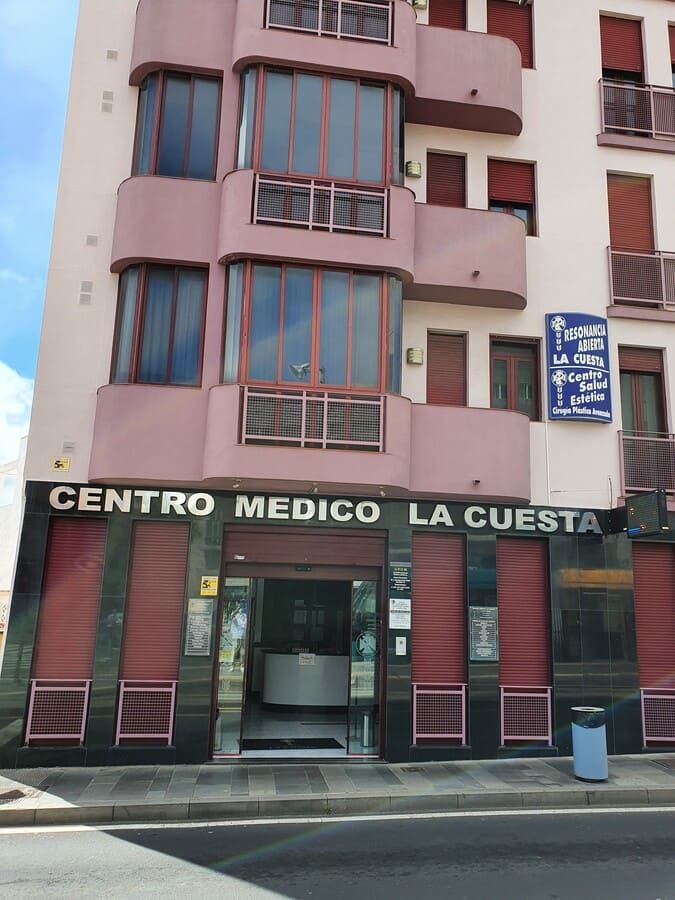 Centro Médico La Cuesta fachada